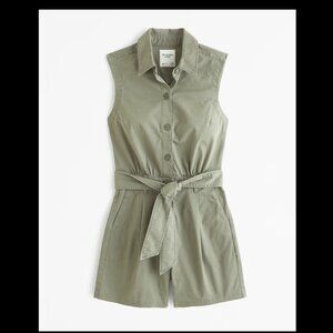 NWT Abercrombie Utility Romper in Size M Olive